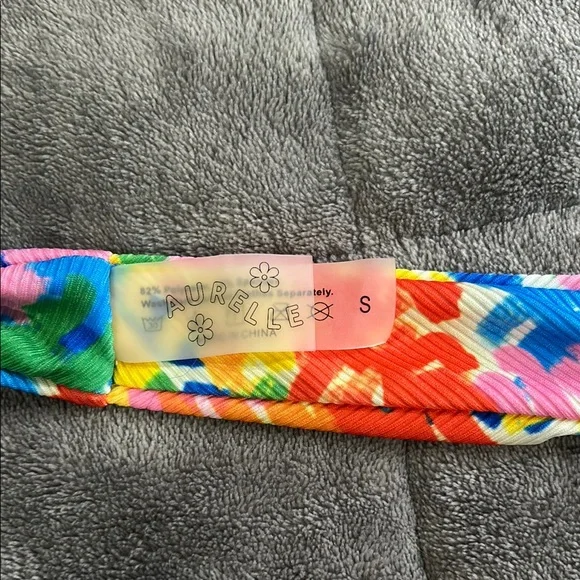 Colorful Abstract Bikini Set - Picture 7 of 7